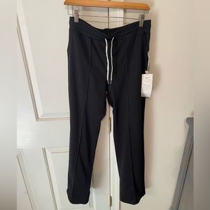 Vuori halo wide leg flare pants. NWT. Size medium. Black